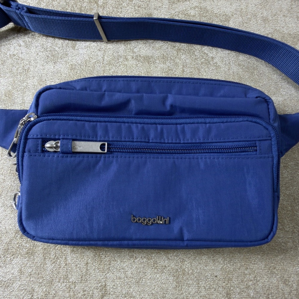 New Baggallini Women's Securetex Nylon Crossbody Bag Blue. New